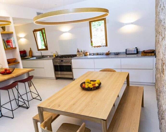 Pigna, villa d&rsquo;architecte, 4 chambres, vue village et montagne