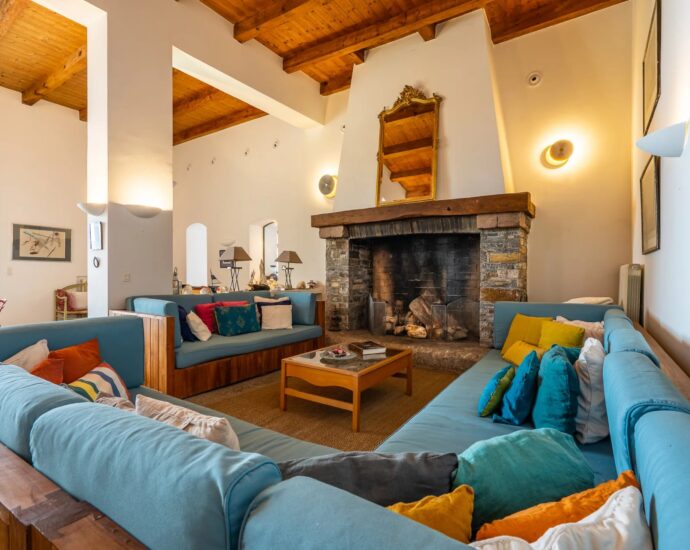 Galeria, Domaine privé, Villa pied dans l&rsquo;eau, 8 chambres, vue mer panoramique, piscine chauffée, proche de Calvi