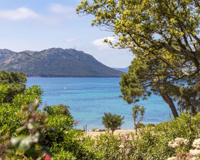 Porto-Vecchio, Domaine de Cala Rossa, villa 6 bedrooms, swimming pool and nearby the beach, Villa Cala Rossa RL304