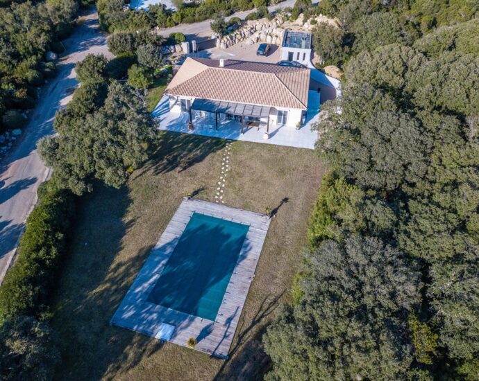 Porto-Vecchio, Domaine de Cala Rossa, villa 5 chambres, piscine et plage à pieds