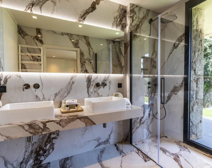 Sainte Lucie de Porto-Vecchio, Caramontinu, Private estate, 6-bedroom villa, swimming pool, sea view