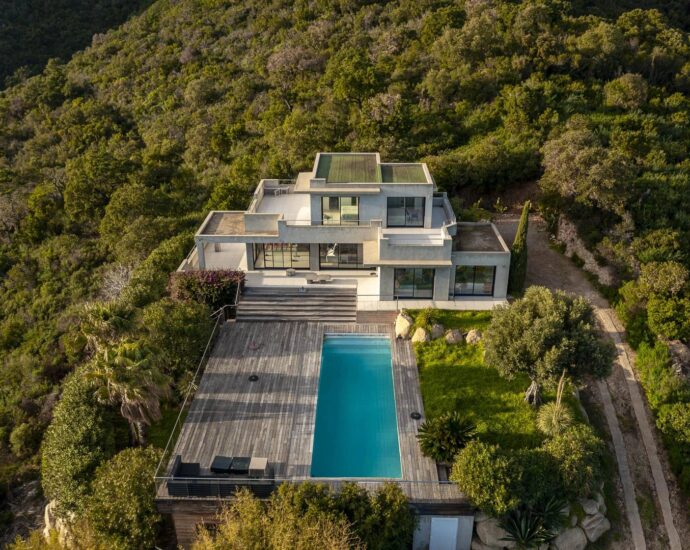 Exclusivité, Tarco, Villa vue mer,  8 chambres, piscine chauffée, salle de sport, proche plage