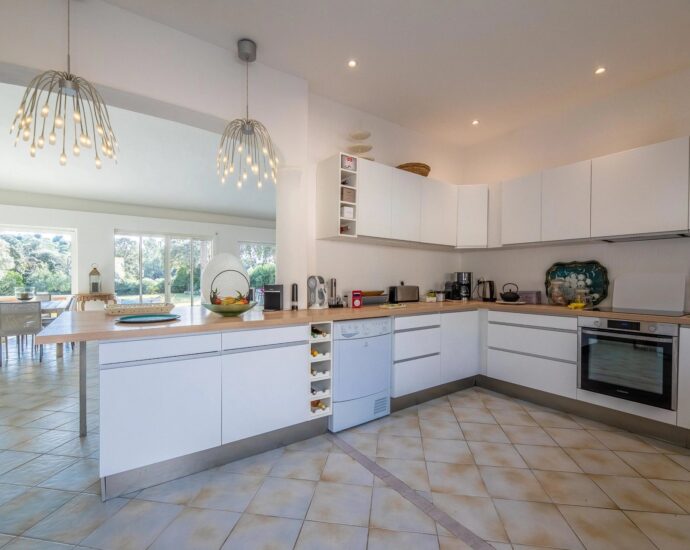 Porto-Vecchio, Domaine de Cala Rossa, villa 5 chambres, piscine et plage à pieds