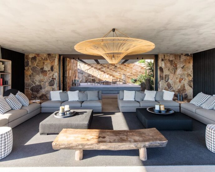 Caramontino, 6 bedrooms, pool, in front of the beach