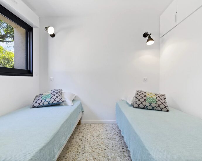 Porto-Vecchio, Domaine de Cala Rossa, villa 6 bedrooms, swimming pool and nearby the beach, Villa Cala Rossa RL304