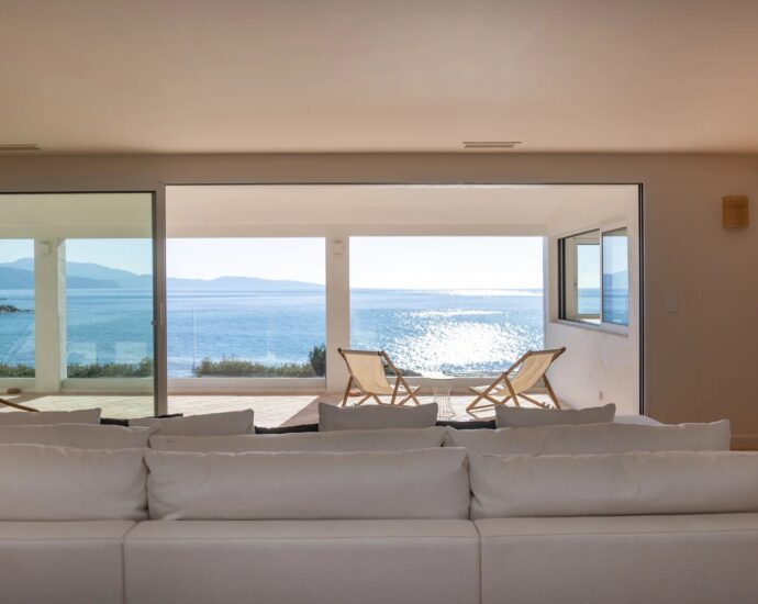 Sagone, Villa  6 chambres, pied dans l&rsquo;eau, RL352 Casa Palmyra