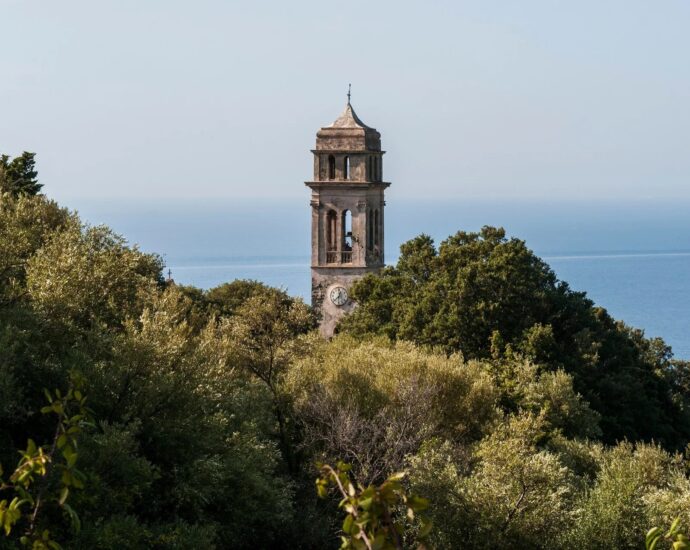 Cap Corse, Pino, Sea-View Manor House, 6 Bedrooms, Independent Studio, To Renovate, Close to the beach