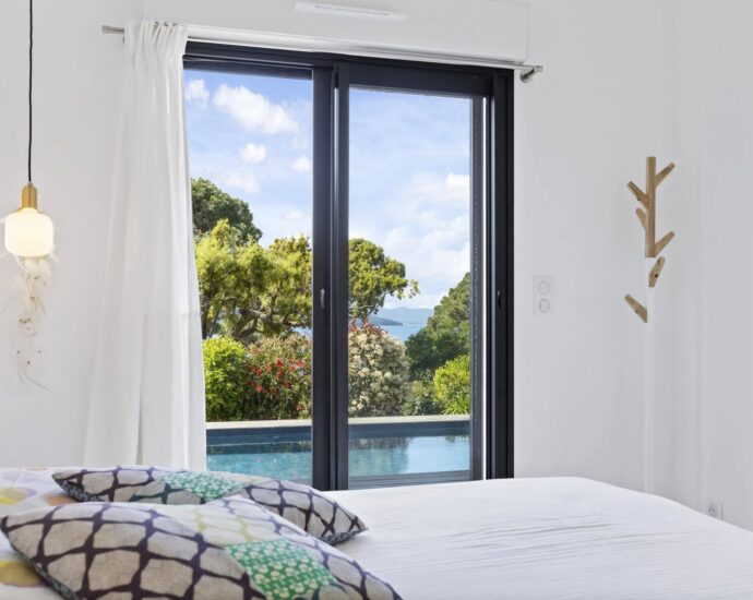 Porto-Vecchio, Domaine de Cala Rossa, villa 6 bedrooms, swimming pool and nearby the beach, Villa Cala Rossa RL304