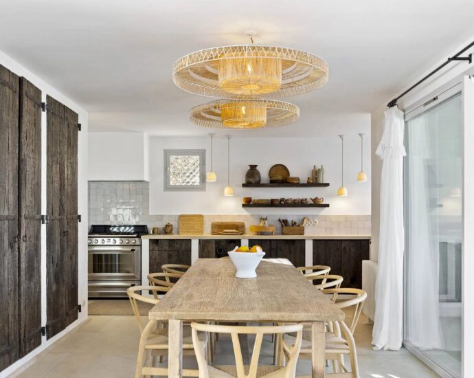 Porto-Vecchio, Domaine de Cala Rossa, villa pied dans l’eau, vue mer panoramique, 5 chambres, plage à pied