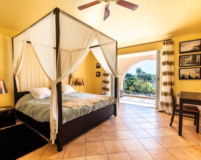 Capicciola, villa 5 chambres, piscine, vue mer, plage à pied