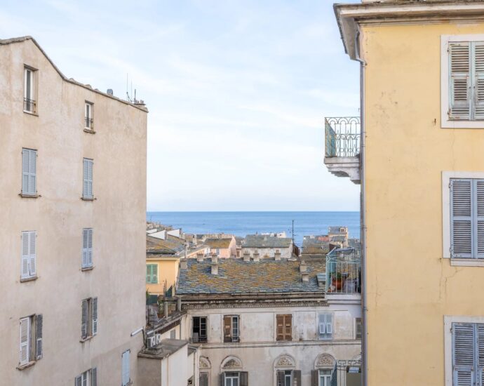 Bastia, Boulevard Paoli, Appartement, 4 chambres, 10 pièces, aperçu mer, proche plages