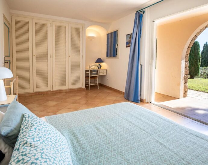 Capicciola, villa 5 chambres, piscine, vue mer, plage à pied