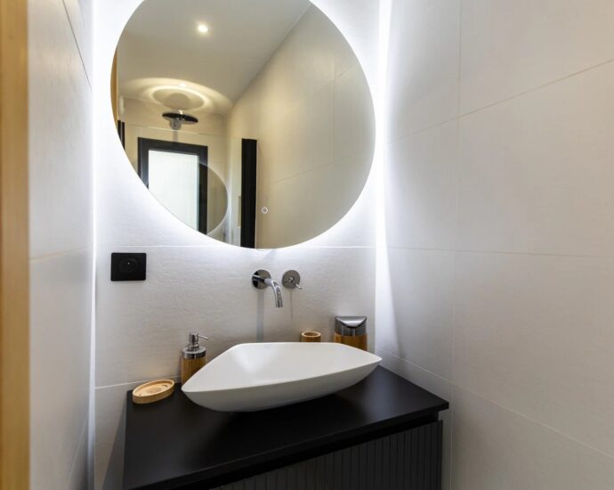 Lecci, Villa Contemporaine, 3 chambres, Piscine, Proche plage