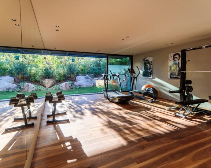 Caramontino, 6 bedrooms, pool, in front of the beach