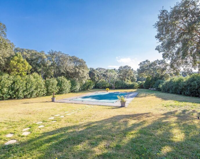 Porto-Vecchio, Domaine de Cala Rossa, villa 5 chambres, piscine et plage à pieds