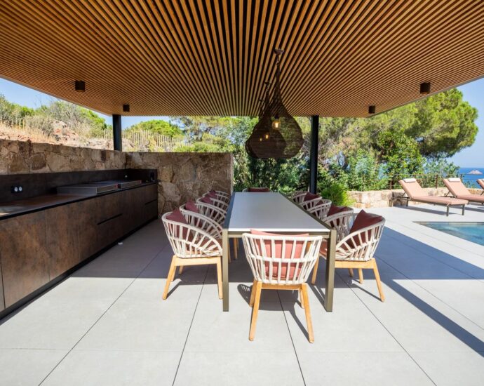 Sainte Lucie de Porto-Vecchio, Caramontinu, Private estate, 6-bedroom villa, swimming pool, sea view