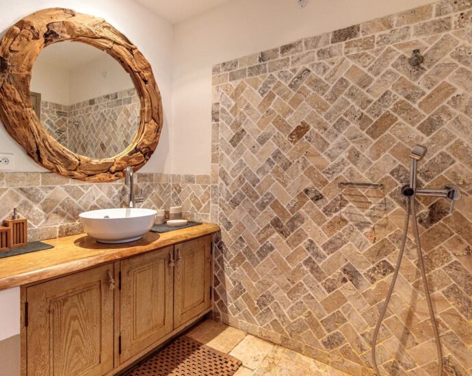 Porto-Vecchio, Palombaggia, sheepfold type villa, 3 bedrooms, pool, close to the beach