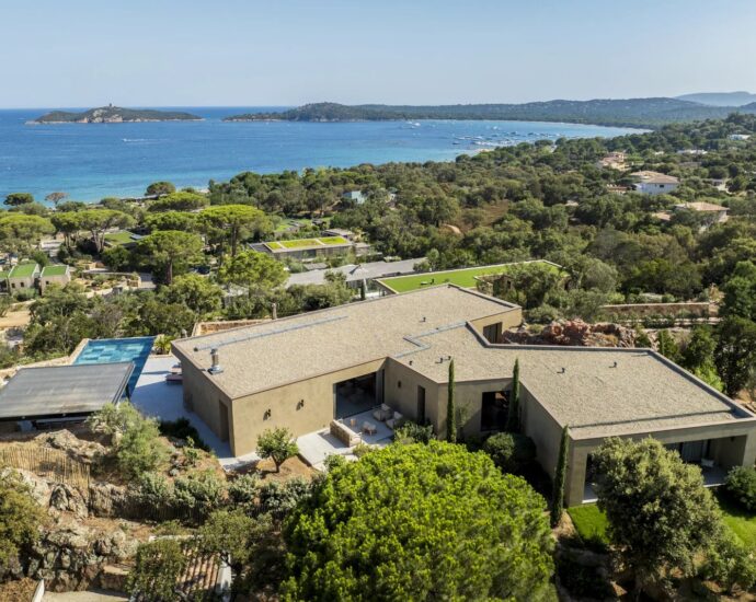 Sainte Lucie de Porto-Vecchio, Caramontinu, Private estate, 6-bedroom villa, swimming pool, sea view