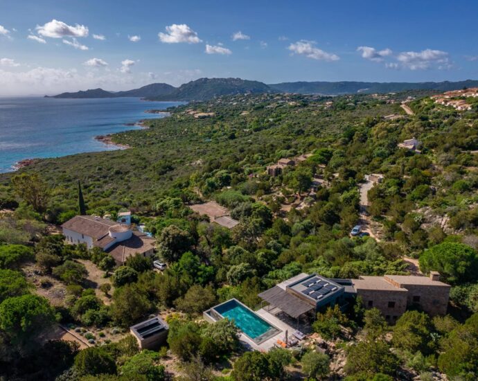 Porto Vecchio, Palombaggia, villa 4 chambres, piscine, vue mer et proche plage