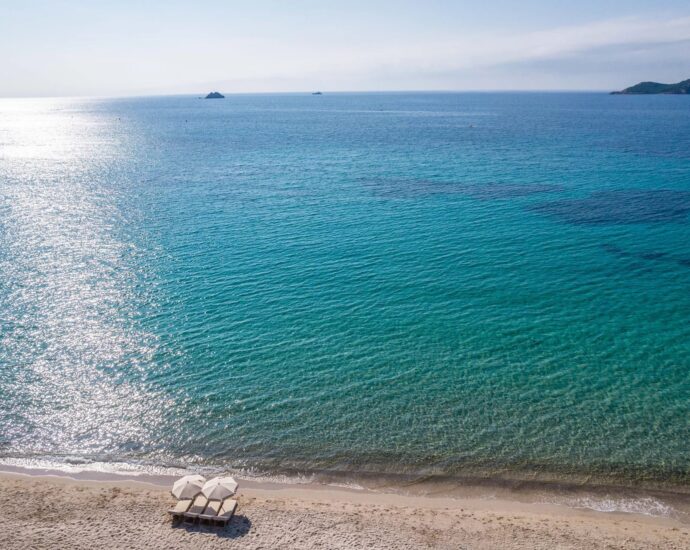 Caramontino, 6 bedrooms, pool, in front of the beach