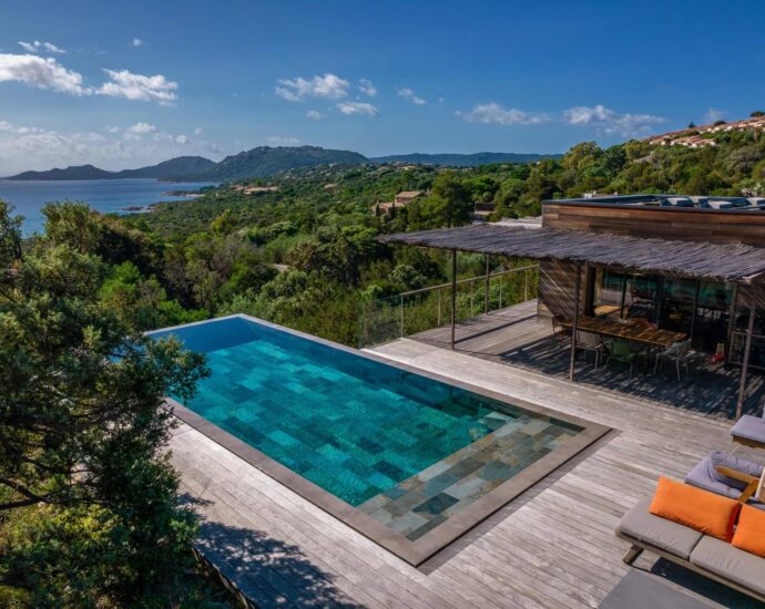 Porto Vecchio, Palombaggia, villa 4 chambres, piscine, vue mer et proche plage