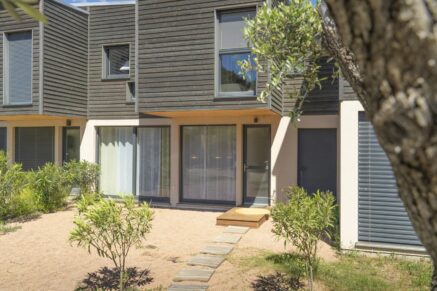 Cala Rossa, Villa with Garden, 3 Bedrooms, Walking Distance to the Beach