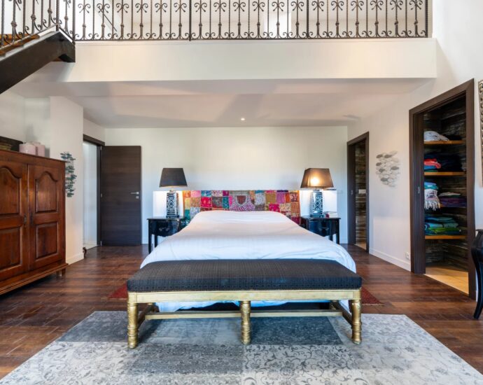 Porto-Vecchio, Duplex Apartment, 5 Bedrooms, Mountain View, Shared Pool