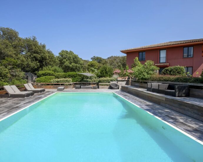 Porto Vecchio, Domaine de Cala Rossa, villa 6 chambres, piscine, vue mer, plage à pieds