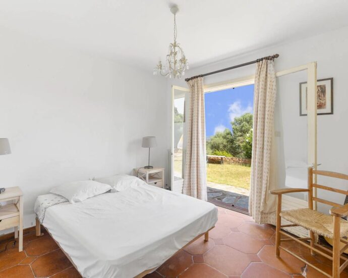 Porto-Vecchio, 8 Bedroom Villa, Sea View