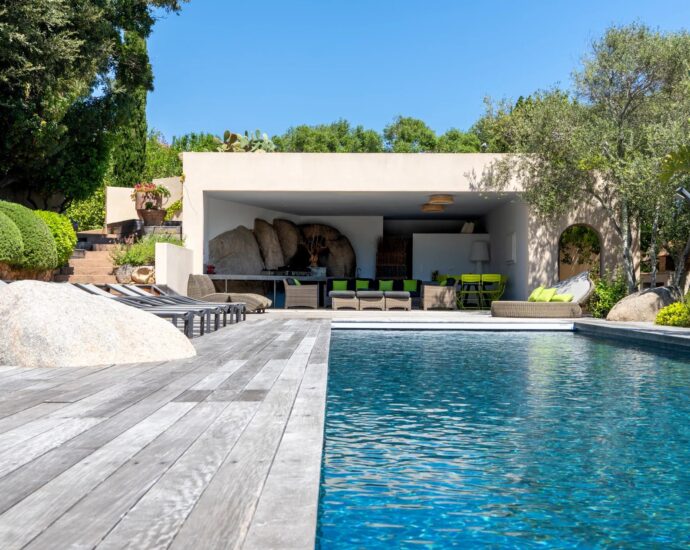 Bonifacio, Cala Longa , Villa 6 rooms, swimming pool, sea view, RL357 Marina Di Cavu