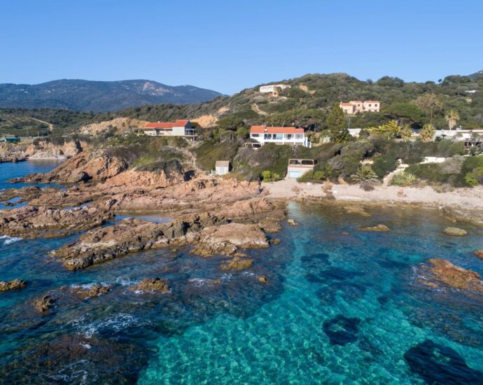 Sagone, Villa  6 chambres, pied dans l&rsquo;eau, RL352 Casa Palmyra