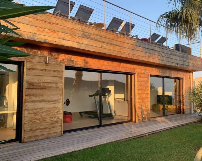 Exclusivité, Tarco, Villa vue mer,  8 chambres, piscine chauffée, salle de sport, proche plage