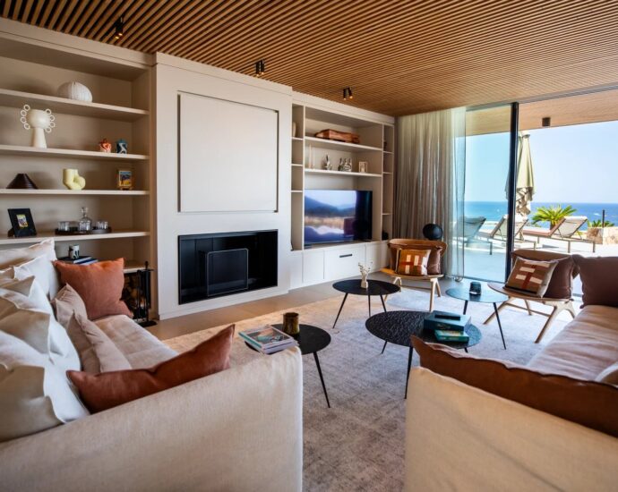 Sainte Lucie de Porto-Vecchio, Caramontinu, Private estate, 6-bedroom villa, swimming pool, sea view