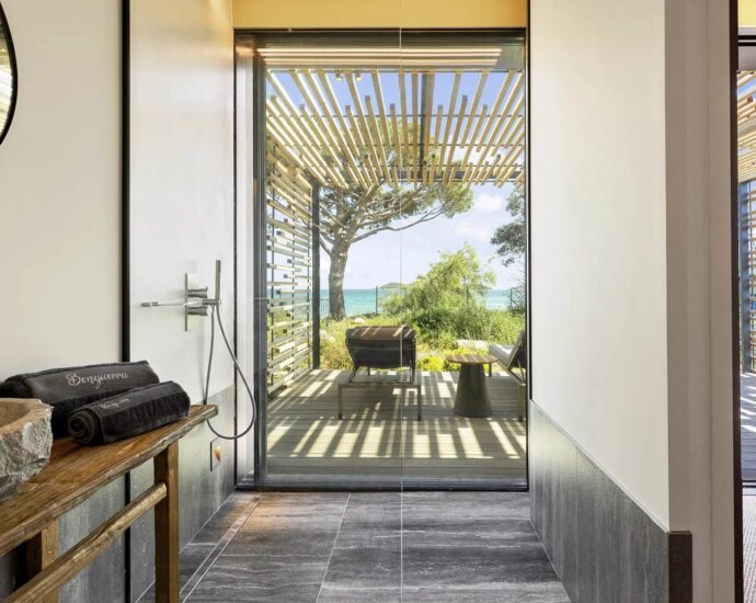 Caramontino, Arinella Estate, 7-Bedroom Villa, Waterfront, Pool, Panoramic Sea View, Beach on Foot