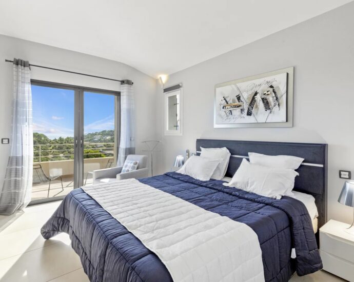 Porto vecchio, Palombaggia, villa 5 bedrooms, sea view, pool and nearby the beach,