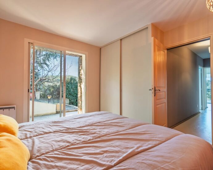 Saint-Florent, Villa vue mer panoramique, 4 chambres, appartement indépendant, piscine à débordement, proche plage