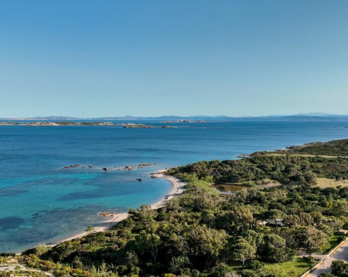 Bonifacio, Cala Longa , Villa 6 rooms, swimming pool, sea view, RL357 Marina Di Cavu