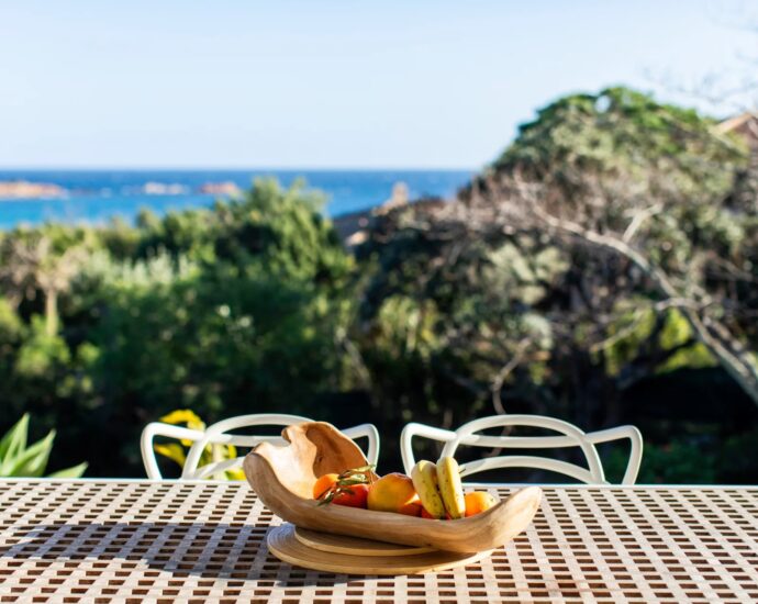 Porto Vecchio, Palombaggia, 3 bedroom villa, swimming pool, sea view and beach on foot