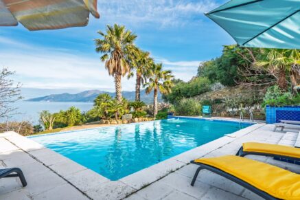 Saint-Florent, Villa vue mer panoramique, 4 chambres, appartement indépendant, piscine à débordement, proche plage