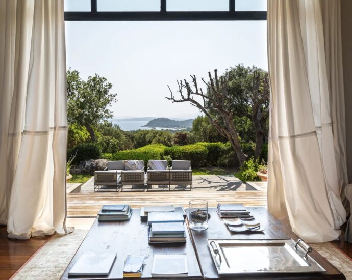 Porto Vecchio, Domaine de Cala Rossa, villa 6 chambres, piscine, vue mer, plage à pieds