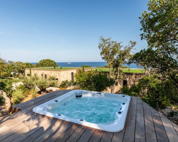 Caramontino, villa 7 chambres, piscine, vue mer, plage à pied