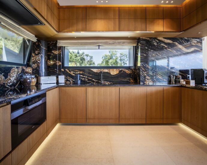 Caramontino, villa 7 chambres, piscine, vue mer, plage à pied