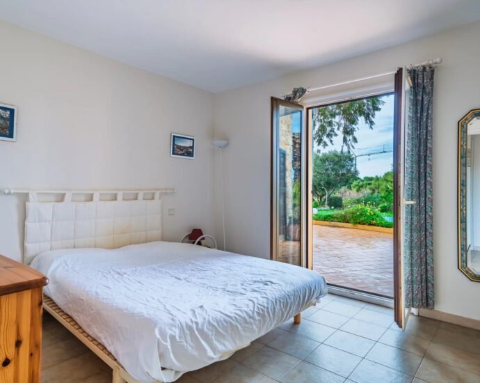 Marine de Davia, villa 4 chambres, vue mer, plage à pied