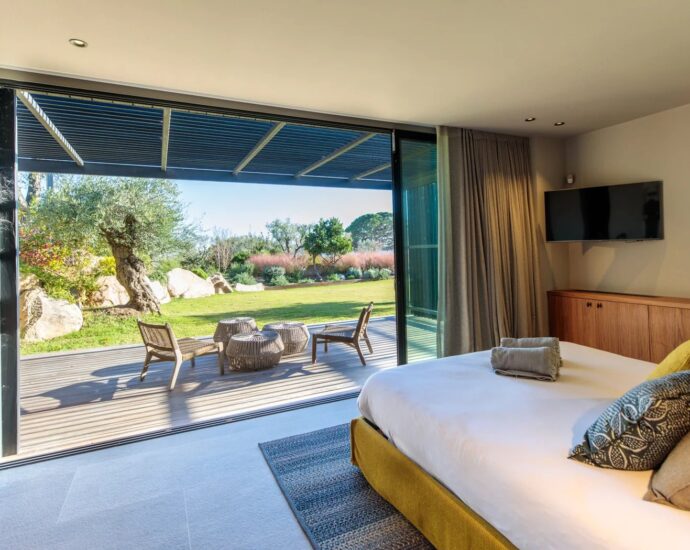 Caramontino, 6 bedrooms, pool, in front of the beach