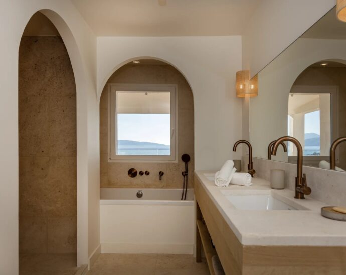 Sagone, Villa  6 chambres, pied dans l&rsquo;eau, RL352 Casa Palmyra