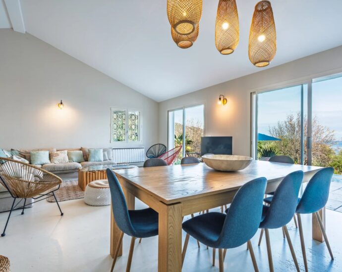 Saint-Florent, Villa vue mer panoramique, 4 chambres, appartement indépendant, piscine à débordement, proche plage