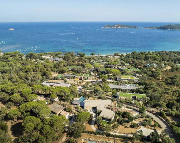 Sainte Lucie de Porto-Vecchio, Caramontinu, Private estate, 6-bedroom villa, swimming pool, sea view