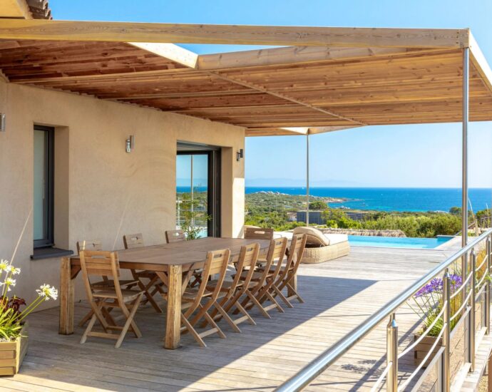 Pianottoli-Caldarello, Villa with Panoramic Sea Views, 7 Bedrooms, Pool, Jacuzzi, Walking Distance to the Beach