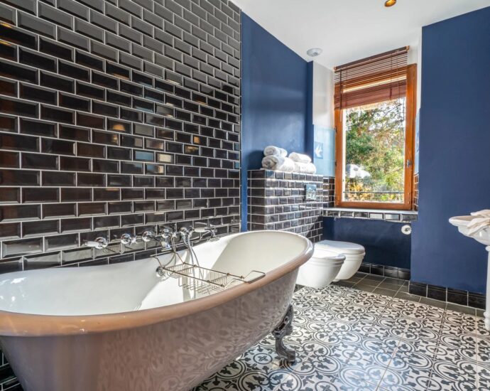 Galeria, Domaine privé, Villa pied dans l&rsquo;eau, 8 chambres, vue mer panoramique, piscine chauffée, proche de Calvi