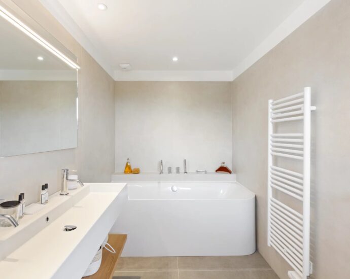 Bonifacio, Villa 5 chambres, piscine chauffée, practice de golf, vue montagne panoramique, proche plages